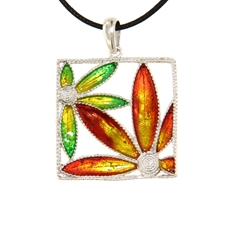 Ciondolo in argento con fiori di filigrana smaltati