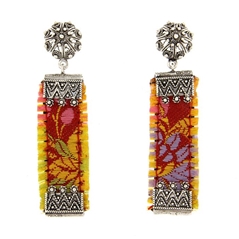 Orecchini d´argento e broccato rosso