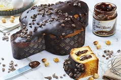 La Forneria di Pula Colomba ricoperta di cioccolato fondente e pepite di Modica I.G.P. con vasetto di...