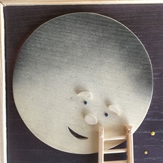 Scala luna (dim: 39 x 30 x 5 cm)