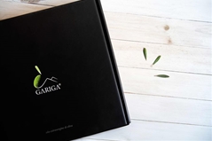 Gariga - Su Molinu 2 bottiglie di Gariga - Pluricultivar in scatola (2 x 50 cl)